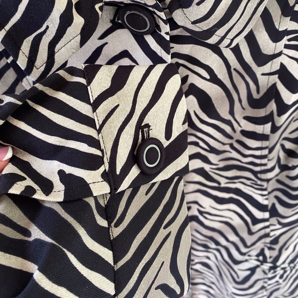 Chico's Zebra-Print Jacket, Sz 2 - Picture 4 of 5